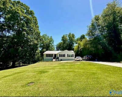 3 Bedroom 1BA 1334 ft Single Family Home For Sale in CULLMAN, AL