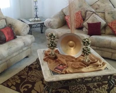 We live in a nice community/area not far from the major interstate, Walt Disney World, Orlando, Fl Tampa, FL and other nearby cities. Our home a one story, two car garage with extra parking space is located in a corner lot. Home is very spacious, clean and elegant. From the moment you walk through the front door you will love the layout. There is a separate formal dinning room, large family roo...