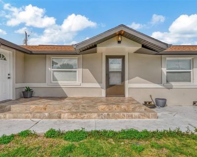 2 Bedroom 1BA 800 ft Apartment For Rent in North Port, FL