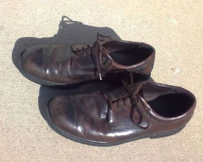 Dark brown casual shoes. $5.00 Brand Rockport. Size=11. Nice comfortable shoes, but the heals are a little worn down. https://4sale-site.weebly.comWhen you first initially send me a message that you are interested in buying any of these items, please let me know what DAY & TIME you are thinking will work out for you to make arrangements to come purchase the item. That ll help facilitate the tra...