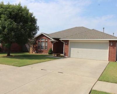 3 Bedroom 2BA 1675 ft Pet-Friendly Apartment For Rent in Yukon, OK