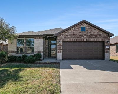 4 Bedroom 2BA 2189 ft Single Family House For Sale in Cleburne, TX