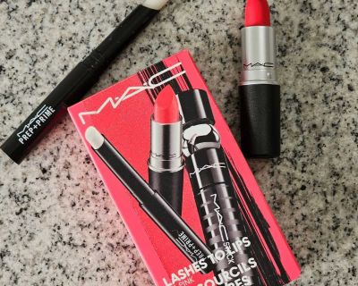 BNIB MAC Lashes To Lips Kit in Pink (Relentlessly Red)