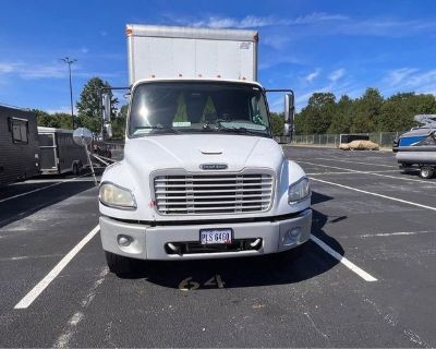 2010 Freightliner M2 106 BOX Truck