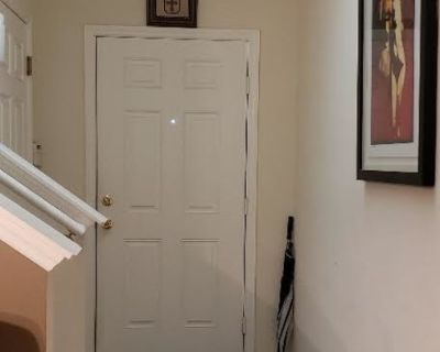 Welcome to my cozy, quiet and SMOKE-FREE home. This clean modern two-story attached townhome is spacious and has 3 bedrooms with 3.5 baths. Only 2 of the bedrooms and 2 bathrooms are available for guest stays. First floor -Private bedroom ensuite -Kitchen/Dining - Living room -Half bath - Enclosed patio with BBQ grill -Two- car garage for private useSecond floor - Guest bedroom and full bath -D...