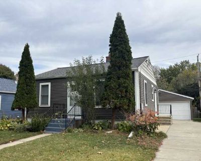 2 Bedroom 1BA 1105 ft Pet-Friendly Apartment For Rent in Madison, WI