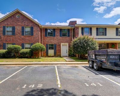 3 Bedroom 1BA 1221 ft Condo For Sale in Columbia, SC