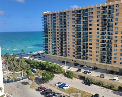2 Bedroom 2BA 1290 ft Furnished Condo For Rent in Hollywood, FL