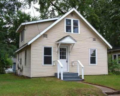 3 Bedroom 1BA 0 ft Apartment For Rent in Eau Claire, WI