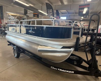 2025 Sun Tracker Bass Buggy 16 Pontoon Boats Appleton, WI
