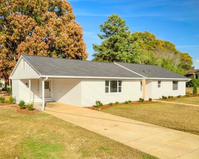 3 Bedroom 2BA 1843 ft Single Family House For Sale in Decatur, AL