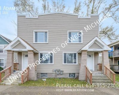 2 Bedroom 1BA 843 ft Pet-Friendly Apartment For Rent in Grand Rapids, MI