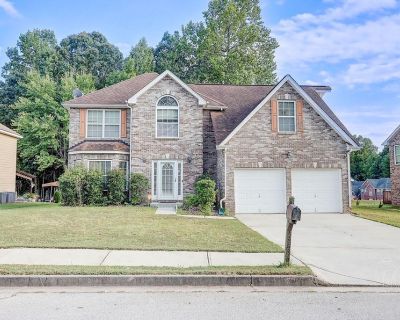 4 Bedroom 2BA 2902 ft Single Family House For Sale in Fulton, GA