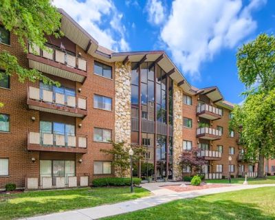 3 Bedroom 2BA 1300 ft Single Family Home For Sale in HOMEWOOD, IL