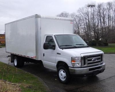 2019 Ford Econoline E-450 16 Foot Cube Van with Loading Ramp