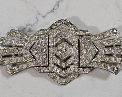 Unsigned Measures 2-3/8" x 1-1/2" Excellent condition All clasps function Free Shipping no pickup