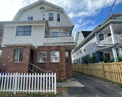 4 Bedroom 1BA 1583 ft Multifamily House For Rent in Bridgeport, CT