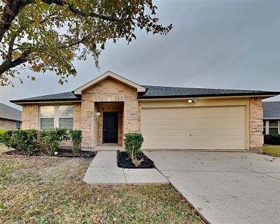 3 Bedroom 2BA 2098 ft Single Family House For Rent in Wylie, TX