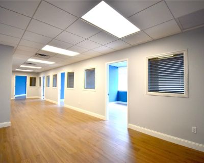 470 ft Commercial Property For Rent in Garden City, NY