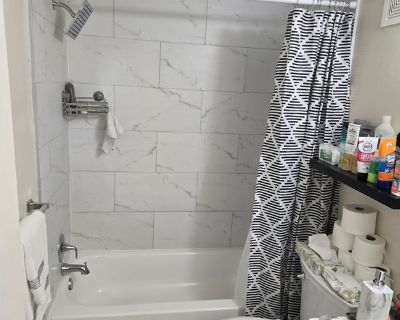 Andy (Has an Apartment) on iROOMit. Room in the 2 Bedroom 1BA Apartment...