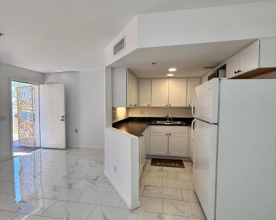 1 Bedroom 1BA 560 ft Condo For Sale in Surprise, AZ