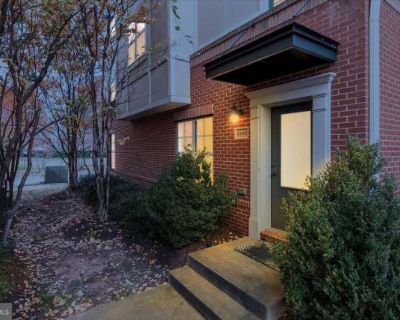 3 Bedroom 3BA 1936 ft Apartment For Rent in Brambleton, VA