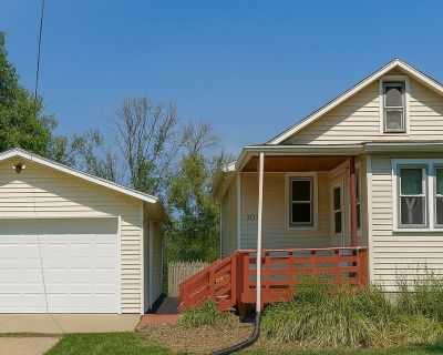 2 Bedroom 1BA 1037 ft Single Family House For Sale in Madison, WI