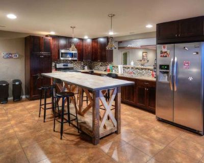 PRE-LEASE AUGUST 2026. A mix of culture, arts, and sports, Tucson is home to a variety of people and lifestyles. Recently renovated Stainless steel Air conditioning Concierge Furnished Unit Amenities air conditioning furnished recently renovated stainless steel Property Amenities concierge. 4 Bedroom. 4 Bathroom. 0 ft . Furnished