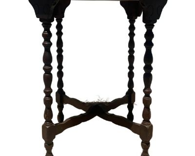 Victorian Carved Mahogany Wood Accent Side End Table Nightstand