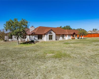 1 Bedroom 2795 ft Studio For Sale in La Grange, TX