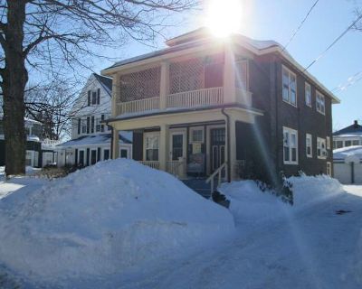 Available on: now. Furnished. Parking available * Internet included * Accessible property * 40+ years welcome. We offer a single, quiet, fully-furnished, medium-sized private room (100 sq-ft) room overlooking a pleasant backyard, available now in our TOBACCO-FREE, VEGETARIAN apartment in Quincy, MA. This is a shared living space. We are 2 independent divorced fathers (retired school teacher, re...