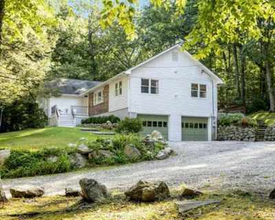 4 Bedroom 4BA 2956 ft Single Family Home For Sale in WILTON, CT