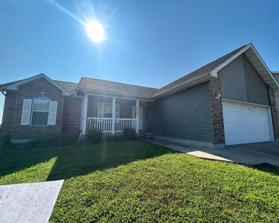 3 Bedroom 2BA House For Rent in St. Robert, MO