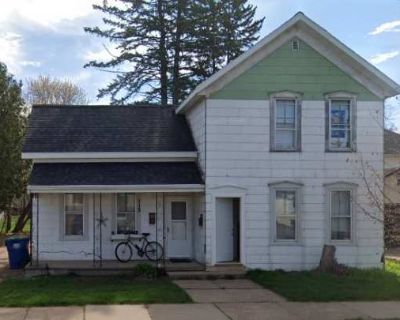 2 Bedroom 1BA 0 ft Pet-Friendly Apartment For Rent in Wausau, WI