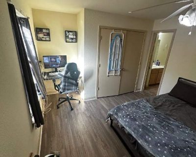 Available on: now. Unfurnished. Parking available * Students welcome * 40+ years welcome Maj will require background checks for this room Learn more. The building is actually right by the UNT campus. Its location is incredibly convenient for anyone attending classes or working there. The room is unfurnished with a private bathroom in a two-bedroom, two-bathroom apartment, and I have some furnit...