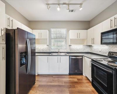 2 Bedroom 3BA 1259 ft² Condo For Rent in Austin, TX