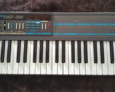 Korg Poly800 Synthesizer