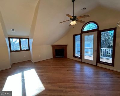 2 Bedroom 1BA 1200 ft Apartment For Rent in Marshall, VA