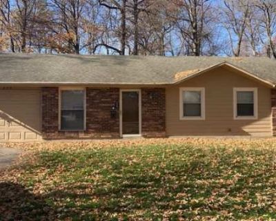 3 Bedroom 2BA 1450 ft Pet-Friendly Apartment For Rent in Vandalia, OH