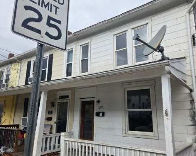 3 Bedroom 1BA 1160 ft Apartment For Rent in Red Lion, PA