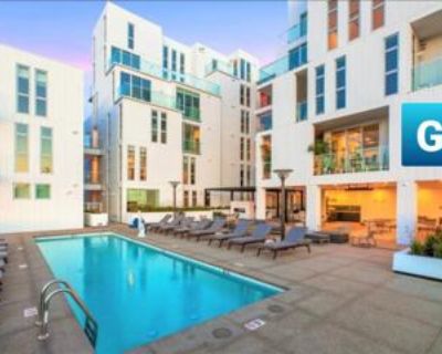 2 Bedroom 2BA 1,070 ft Furnished Pet-Friendly Apartment For Rent in Los Angeles, CA