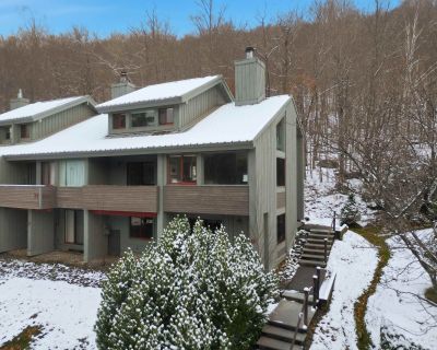 3 Bedroom 2BA 1538 ft Condo For Sale in Lincoln, NH