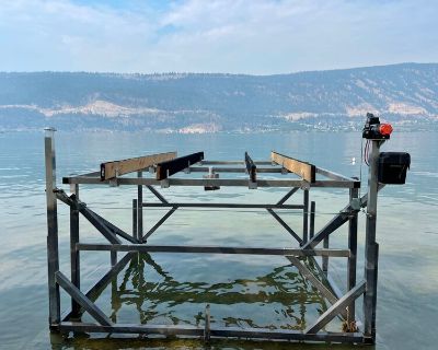 Small pontoon boat/ Jets skis