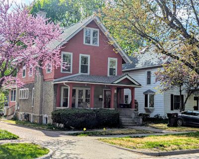 Available on: now. Furnished. LGBTQ+ friendly * Students welcome * 40+ years welcome. House, 4 blocks south of UM central campus, has been renovated. Accommodates 3 tenants in individual 2nd and 3rd floor bedrooms. Share 3 bathrooms, kitchen, and adjacent common space (like your living room or study room), a bike garage and sauna . Solar panels supplement energy costs, and HVAC using heat pump ...