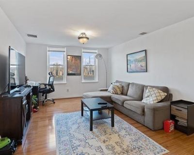 2 Bedroom 1BA 800 ft Condominium For Sale in WEST NEW YORK, NJ