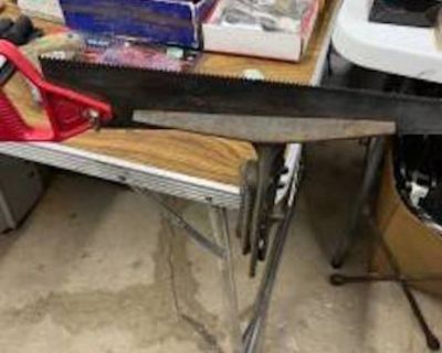 Saw vise for sharpening hand saws - Antique