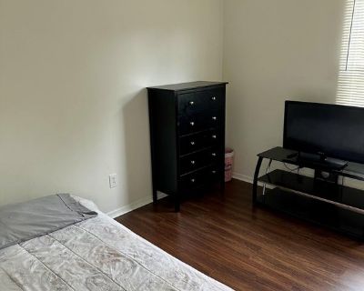 Furnished Room for Rent - Come Live in Stone Mountain!
