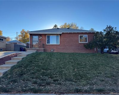 3 Bedroom 1BA 863 ft House For Rent in Denver, CO