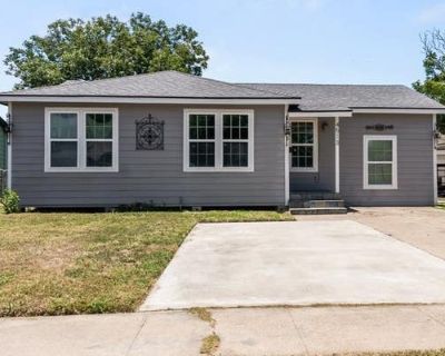 3 Bedroom 1BA 1104 ft Single Family Home For Sale in CORPUS CHRISTI, TX