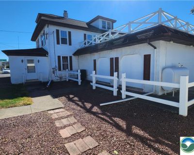 4633 Lehigh Drive. Property for Rent in Lehigh Twp, PA for $2,000 with 3 bedrooms and 2 full baths. This 2,600 square foot property was built in 1929 on a lot size of 0.115.. Large single home with 3 bedroom, 2 Full baths and central A/C and heat pump located in Lehigh Township (Northampton School District). This home has been completely updated, with new kitchen, baths, flooring and paint. Ver...